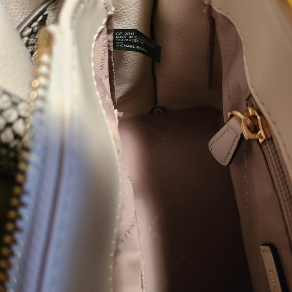 Michael Kors purse - Picture 7 of 8